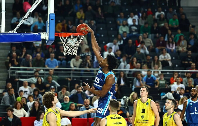 S.Enochas keliasi į „Rytą“ (Euroleague.net)