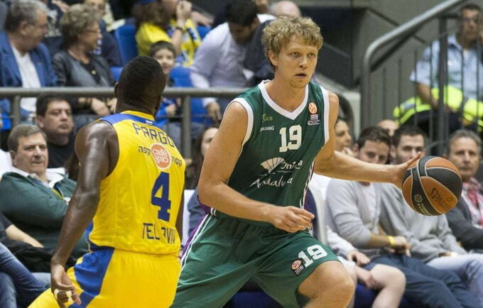 M.Kuzminskas prie pergalės pridėjo 8 taškus (Scanpix nuotr.)