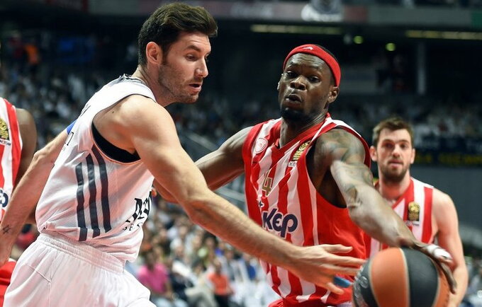 B.Petway'us (dešinėje) praleis Eurolygos mačą (Scanpix nuotr.)