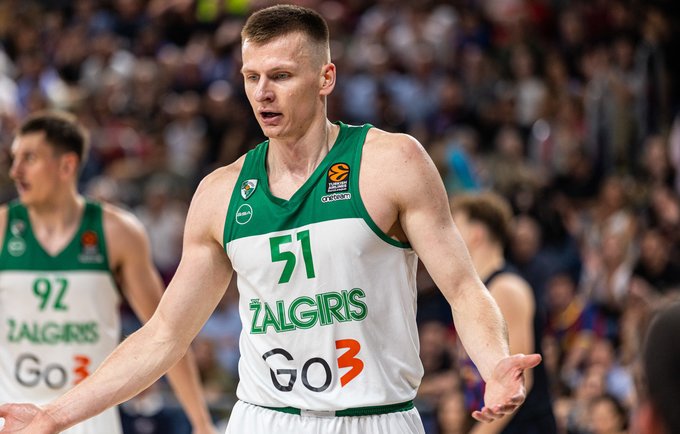 A.Butkevičius aiškinosi latvių kalbos niuansus (Žalgirio nuotr.)