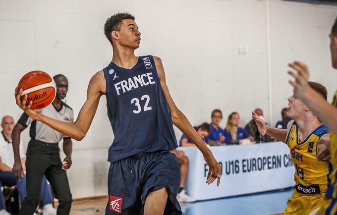 V.Wembanyamos ūgis siekia net 219 cm (FIBA Europe nuotr.)