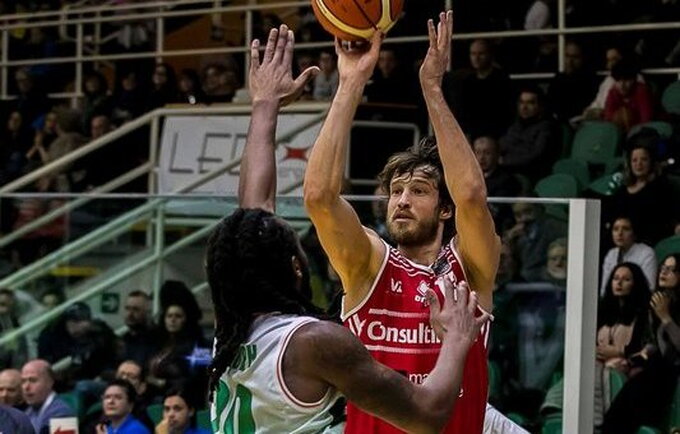 S.Jasaitis įmetė 7 taškus