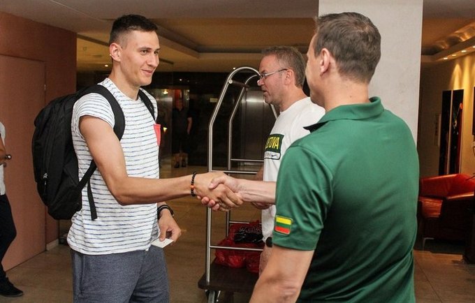 Vyrai pradėjo rinktis į Palangą (Fotodiena.lt)