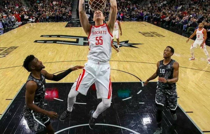 I.Hartensteinas kitą sezoną bus pilnavertis „Rockets“ narys (Foto: USA TODAY Sports)