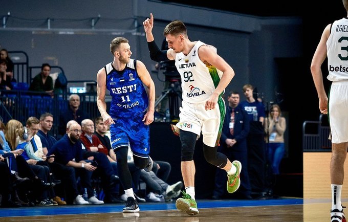 Lietuviai turėjo problemų kovoje dėl kamuolių (FIBA nuotr.)
