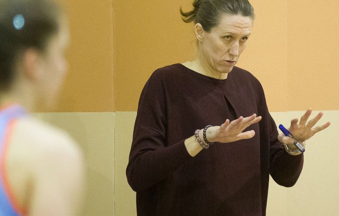J.Štreimikytė-Virbickienė kalbėjo apie moterų krepšinio bėdas (Foto: V.Sodeika)
