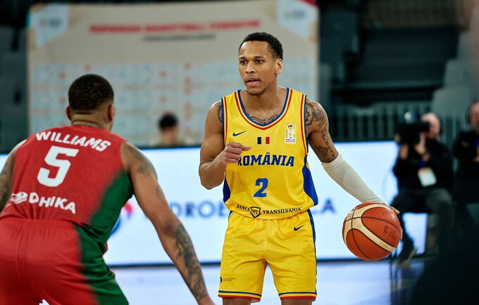D.Russellas pataikė kertinį tritaškį (FIBA nuotr.)