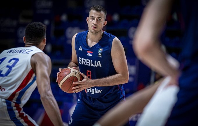 Serbai liko be olimpiados (FIBA nuotr.)