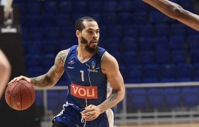 J.Cobbsas keiasi į Japoniją (Euroleague.net)