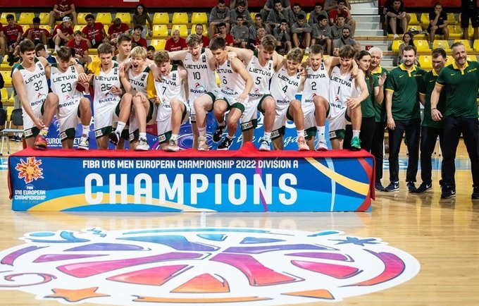 16-mečių rinktinė 2022 metais triumfavo savo amžiaus pirmenybėse (FIBA nuotr.)