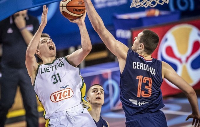 Tarp Lietuvos jaunimo geriausiai pasirodė ketvirtą vietą užėmę devyniolikmečiai (FIBA nuotr.)