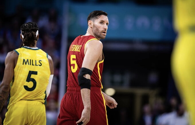 R.Fernandezas tapo rekordininku (FIBA nuotr.)