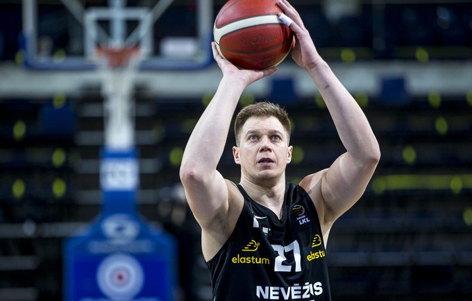 J.Jucikas keliasi į pajūrį (BNS nuotr.)
