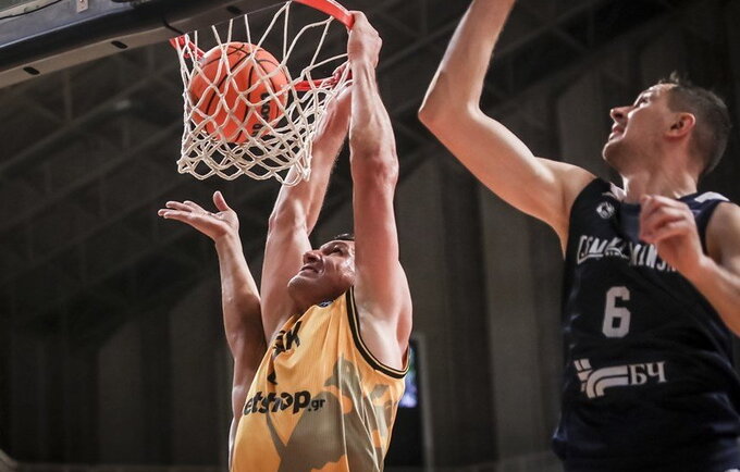 J.Mačiuliui teko ir pakyboti ant lanko (FIBA nuotr.)