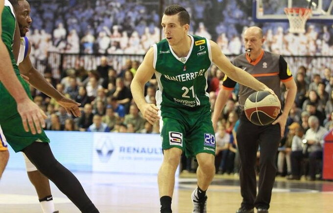 S.Butterfieldas domina Vitorijos klubą
