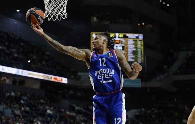W.Clyburnas pelnė 25 taškus