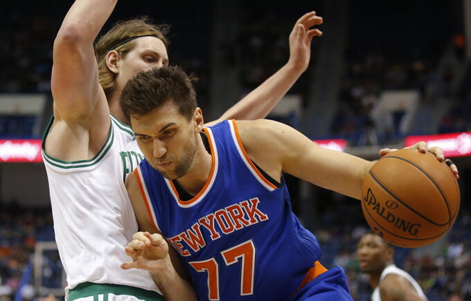 A.Bargnani vėl patyrė traumą (Scanpix nuotr.)