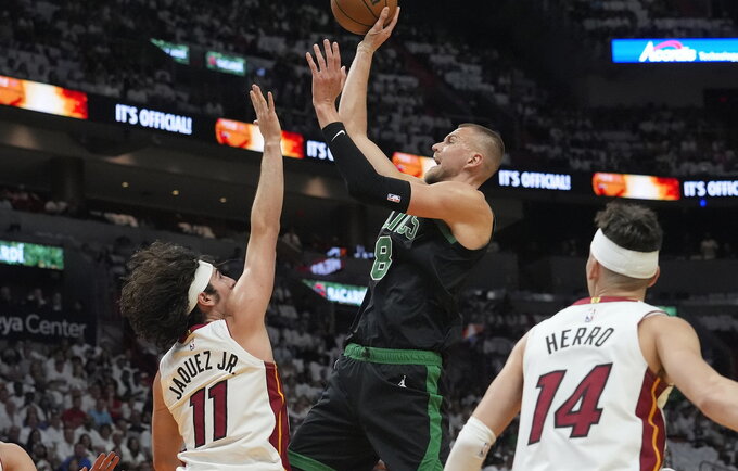 K.Porzingis iškrito iš rikiuotės (Scanpix nuotr.)