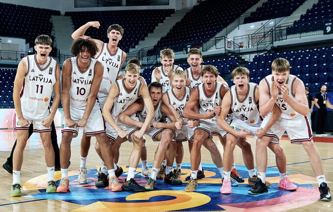 U16 rinktinė nušlavė serbus (FIBA nuotr.)