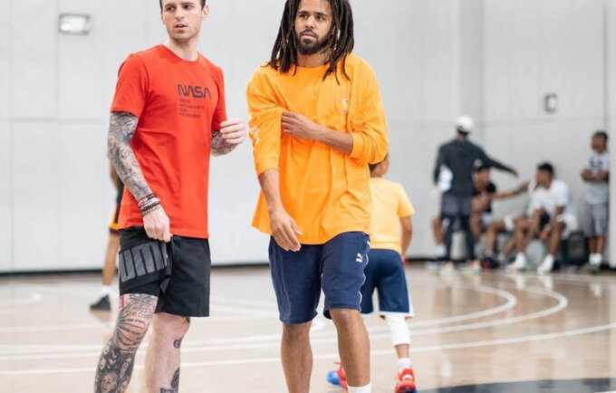 J.Cole'as atsidūrė Afrikoje