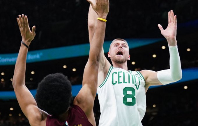 K.Porzingis stokojo taiklumo, bet taškų prisirinko (Scanpix nuotr.)