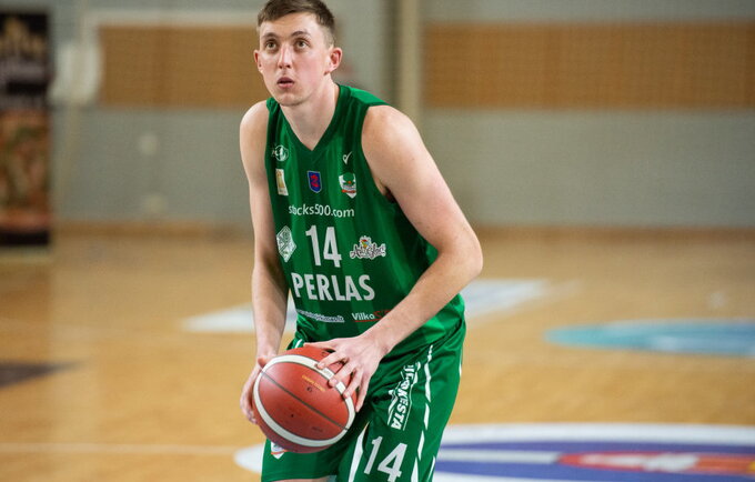 E.Naruševičius keliasi žaisti į Plungę (NKL)