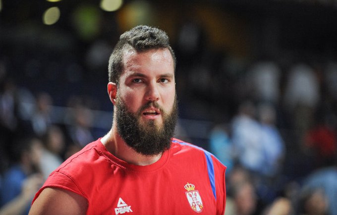 M.Raduljica didžiuojasi savo galinga barzda (Fotodiena.lt nuotr.)