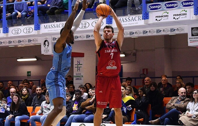 J.Barreiro domina kelis klubus (FIBA Europe nuotr.)