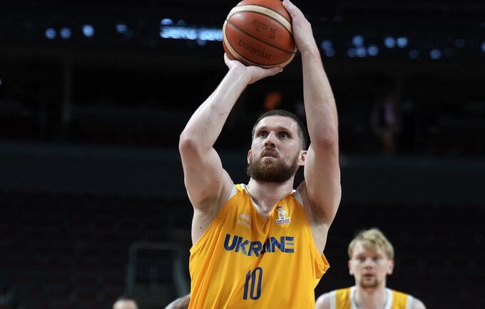S.Michailiukas buvo sunkiai sulaikomas (FIBA nuotr.)