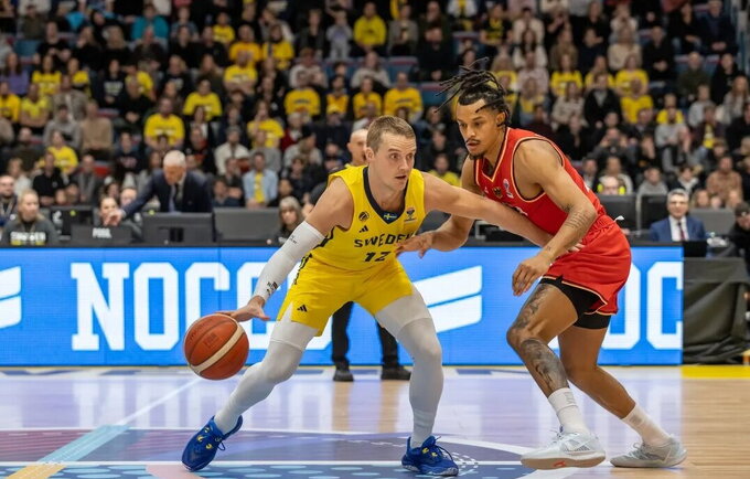 L.Hakansonas vedė švedus į pergalę (FIBA nuotr.)