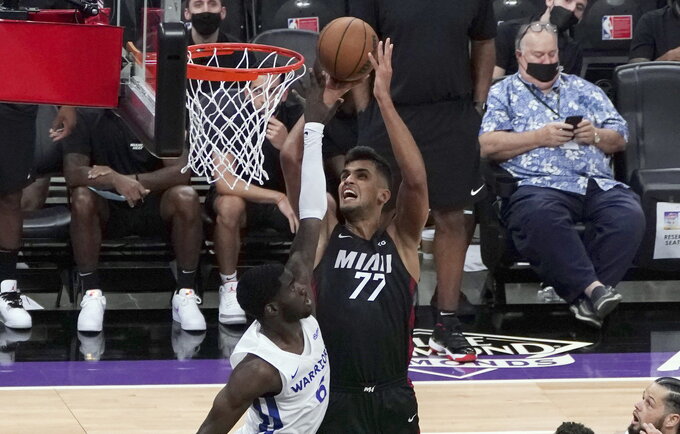 O.Yurtsevenas turės šansą debiutuoti NBA (Scanpix nuotr.)