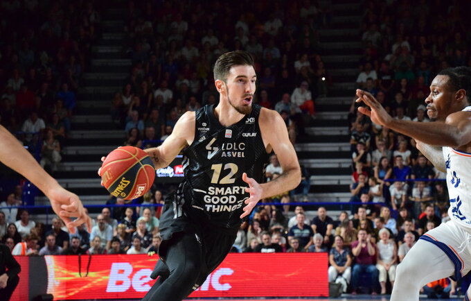 N.De Colo liko be pergalės