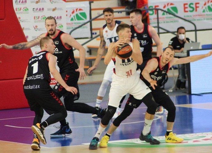 R.Giedraitis smeigė net 7 tritaškius