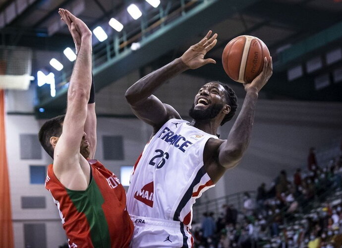 M.Lessortas vis tik padės savo šalies rinktinei (FIBA Europe nuotr.)