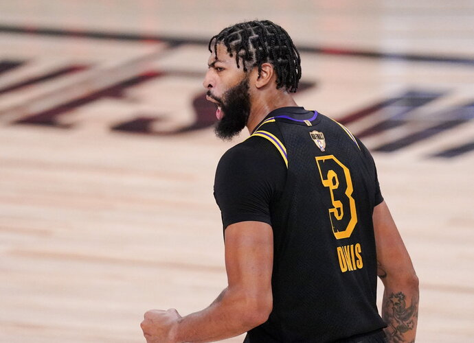 A.Davisas vis dar nepratęsė sutarties su NBA čempionais (Scanpix nuotr.)