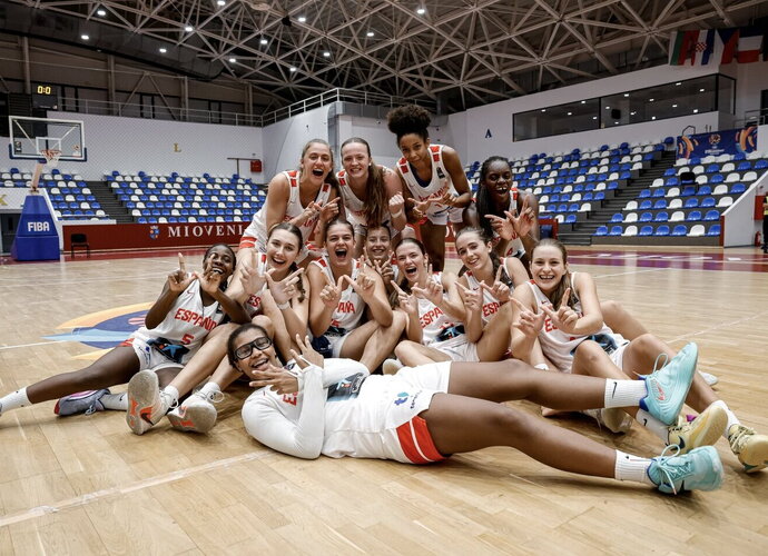 Ispanijos U16 dominuoja (FIBA nuotr.)