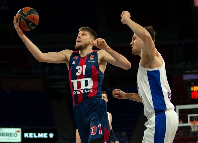 R.Giedraitis buvo itin sunkiai sulaikomas (Euroleague.net)