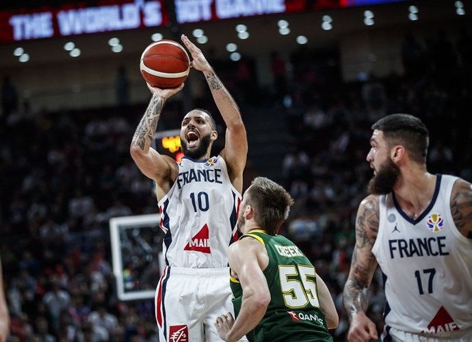 E.Fournier medaliu nesididžiuoja (FIBA nuotr.)