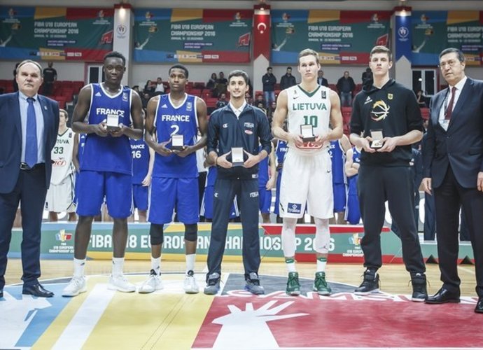 Penkete atsidūrė Lietuvoje pažįstami veidai (FIBA Europe nuotr.)