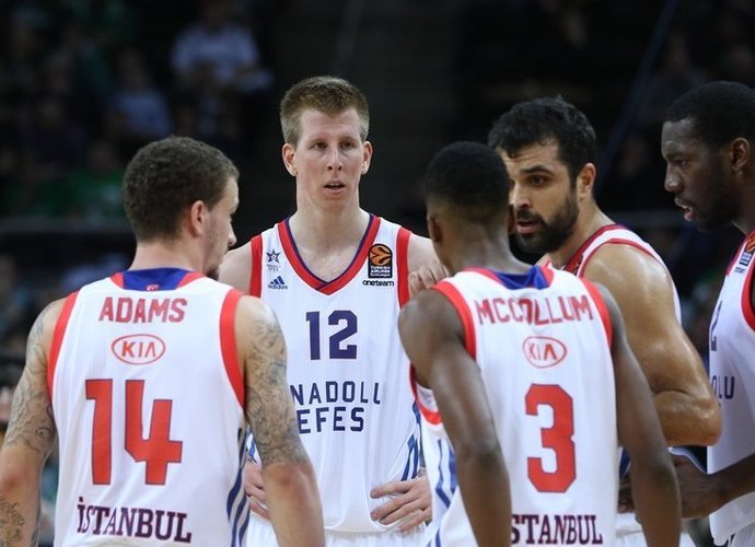 „Anadolu Efes“ pristatė naują logotipą (Rokas Lukoševičius, Fotodiena.lt)