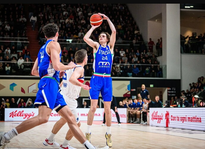 F.Ferrari susiejo ateiti į Bolonijos ekipa (FIBA nuotr.)