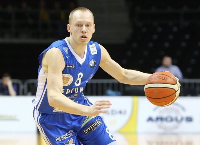 M.Girdžiūnas šaudė tritaškius (Fotodiena.lt)