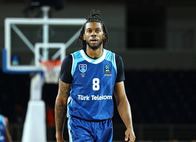 T.Wallace'as debiutuos Eurolygoje