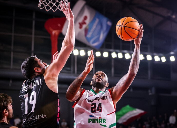 A.M'Baye žais Stambule (FIBA Europe nuotr.)