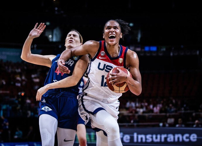Amerikietės problemų neturėjo ir prieš Serbiją (FIBA Europe nuotr.)
