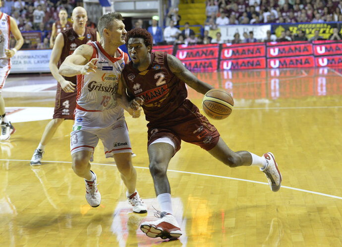 J.Stone'as išvyksta į NBA (Scanpix nuotr.)