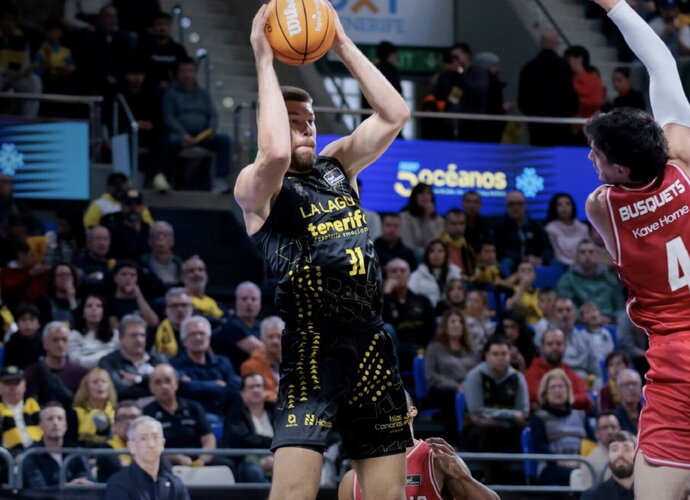 R.Giedraitis įmetė 2 taškus