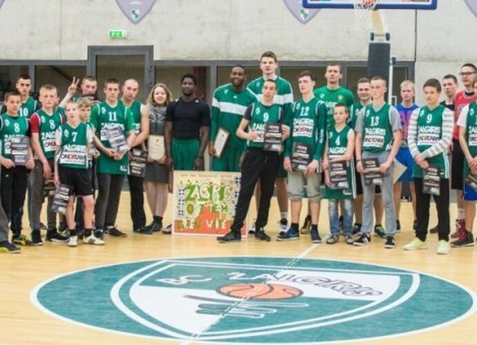 „Žalgiris“ ir „One Team“ programa keičia gyvenimus (L.Žemgulio nuotr.)