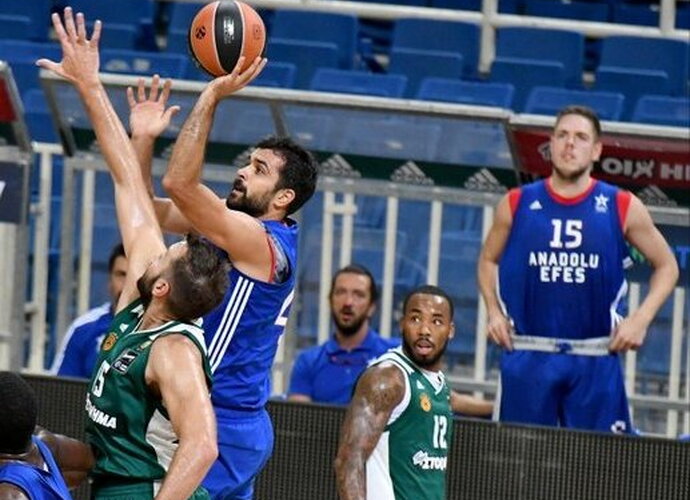 „Anadolu Efes“ vėl pretenduos žaisti atkrintamosiose