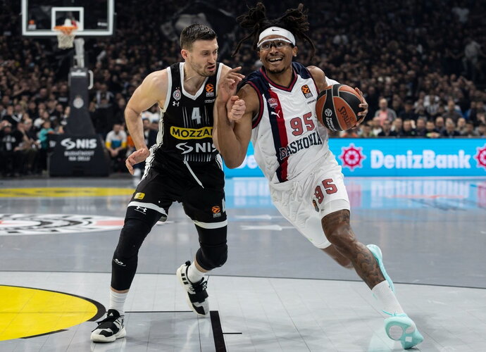 Ch.Moneke nežais su Bolonijos ekipa
